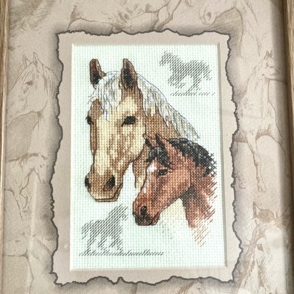 Horse needlepoint framed art handmade - Picture 2 of 4